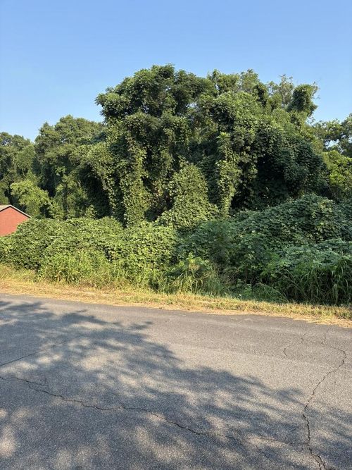 1704 Ne Valley Road, Milledgeville, GA, 31061 | Card Image