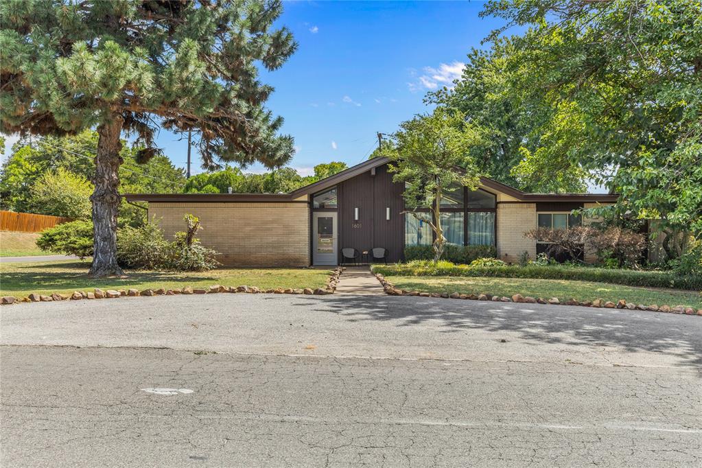 Carolina Ave, Chickasha, OK 73018