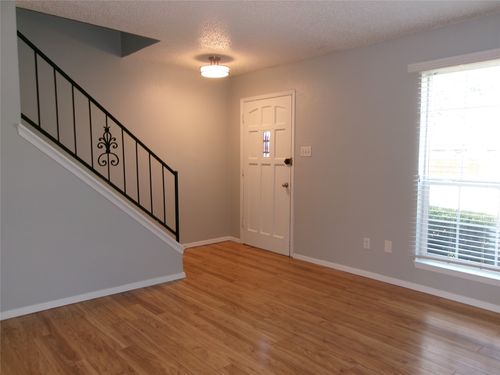 1-92 E Mountain Creek Ct, Grand Prairie, TX, 75052-5986 | Card Image