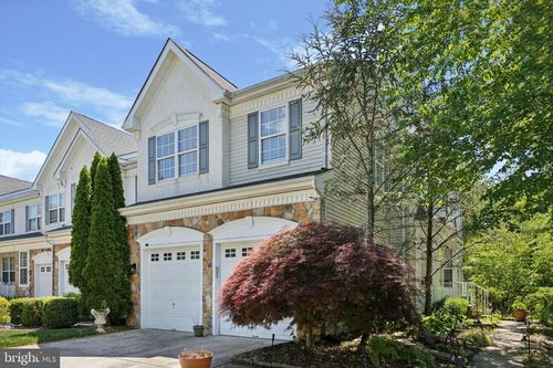 11 Weaver Dr, EVESHAM, NJ, 08053-5587 | Card Image