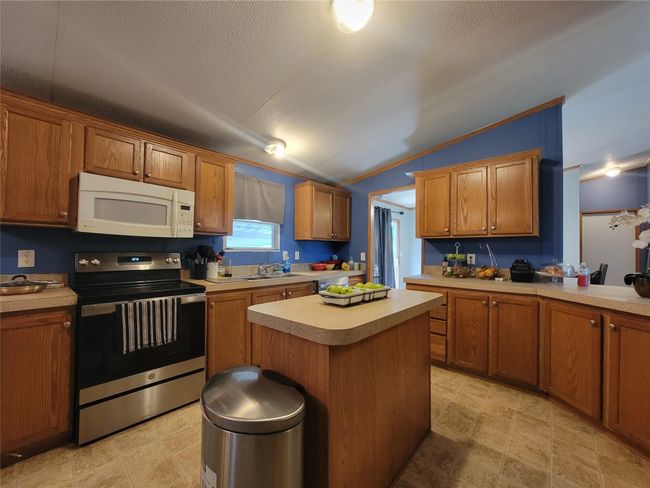 3007 Trail Loop S, House other with 3 bedrooms, 2 bathrooms and null parking in Rosharon TX | Image 7