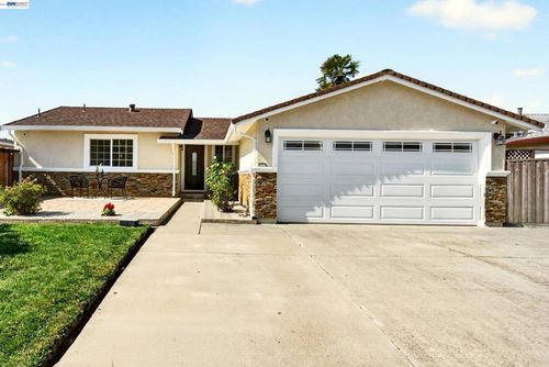 32526 Jacklynn Dr, Union City, CA, 94587-5125 | Card Image