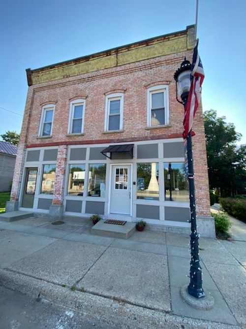 130 N Paw Paw St, Lawrence, MI, 49064-9334 | Card Image