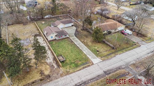 1051 Pinehurst Blvd, Mount Morris, MI, 48458-1004 | Card Image