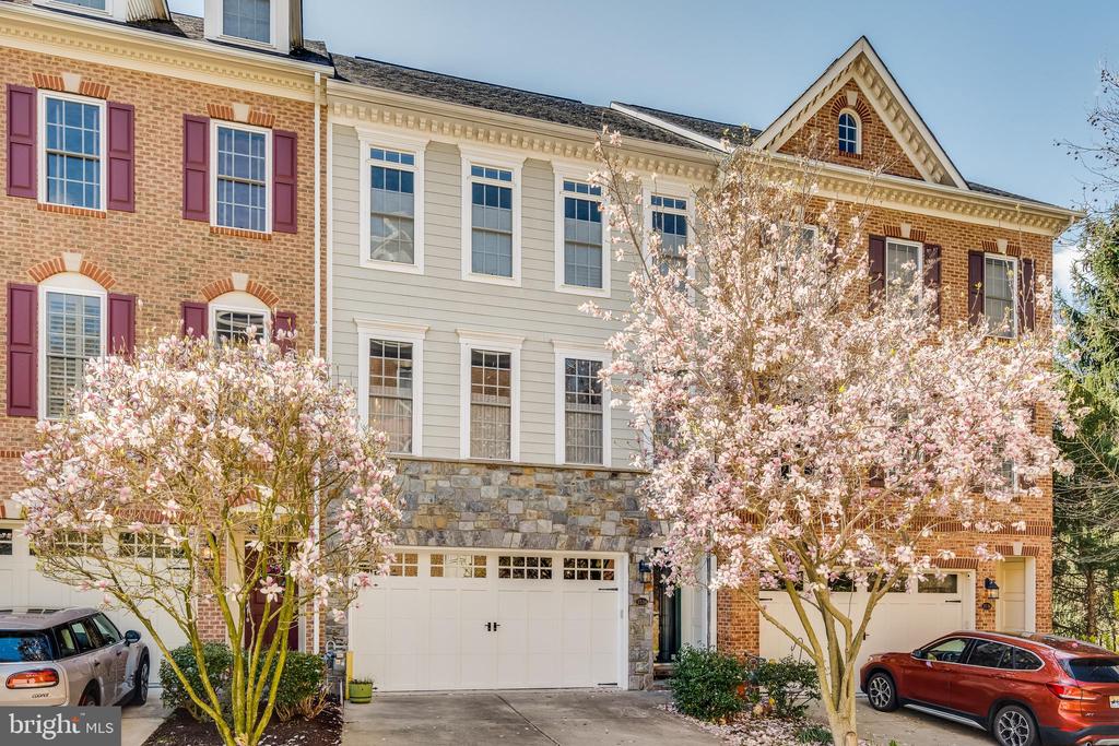 Residential in ALEXANDRIA