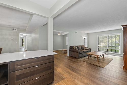 apt-h18-6851 Roswell Rd, Atlanta, GA, 30328-2451 | Card Image