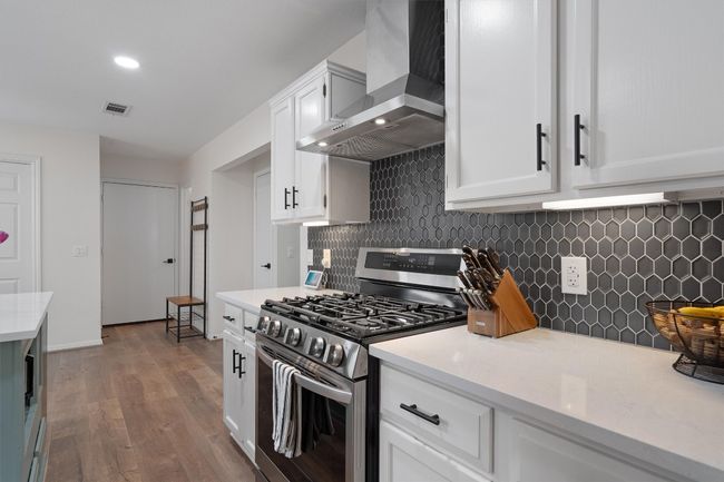 2003 Ploverville Ln, House other with 3 bedrooms, 3 bathrooms and 4 parking in Austin TX | Image 11