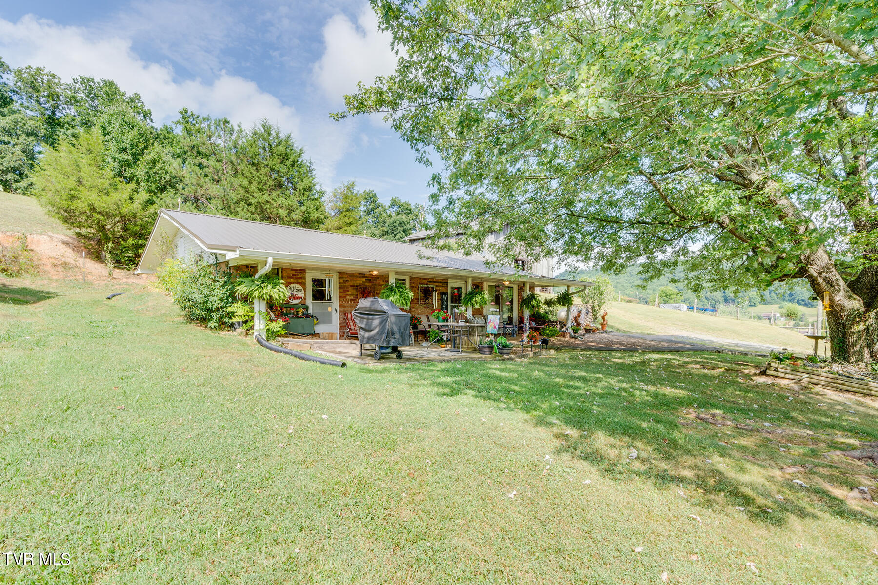 Looneys Gap Rd, Surgoinsville, TN 37873