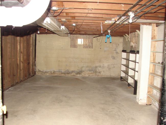 Lots of storage or as it was, a huge craft room! | Image 23