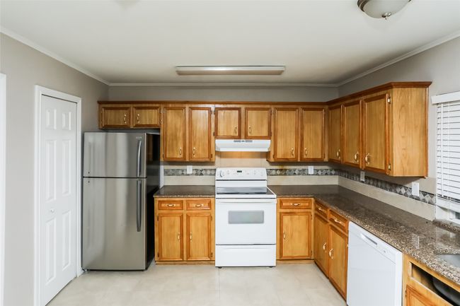 6321 Briar Knoll Dr, House other with 3 bedrooms, 2 bathrooms and null parking in Garland TX | Image 5