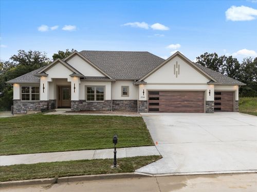 2326 Pride Mountain Dr, COLUMBIA, MO, 65201-8317 | Card Image