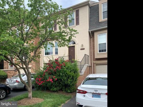 4257 Sleepy Lake Dr, FAIRFAX, VA, 22033-2843 | Card Image