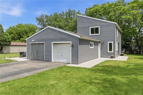 12 Hanningfield Cir, Fairport, NY, 14450-1716 | Card Image
