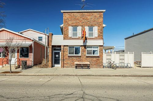 127 W Main St, Belleville, WI, 53508-9320 | Card Image
