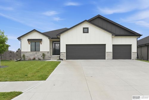 8210 N 167th Ave, Bennington, NE, 68007-2840 | Card Image