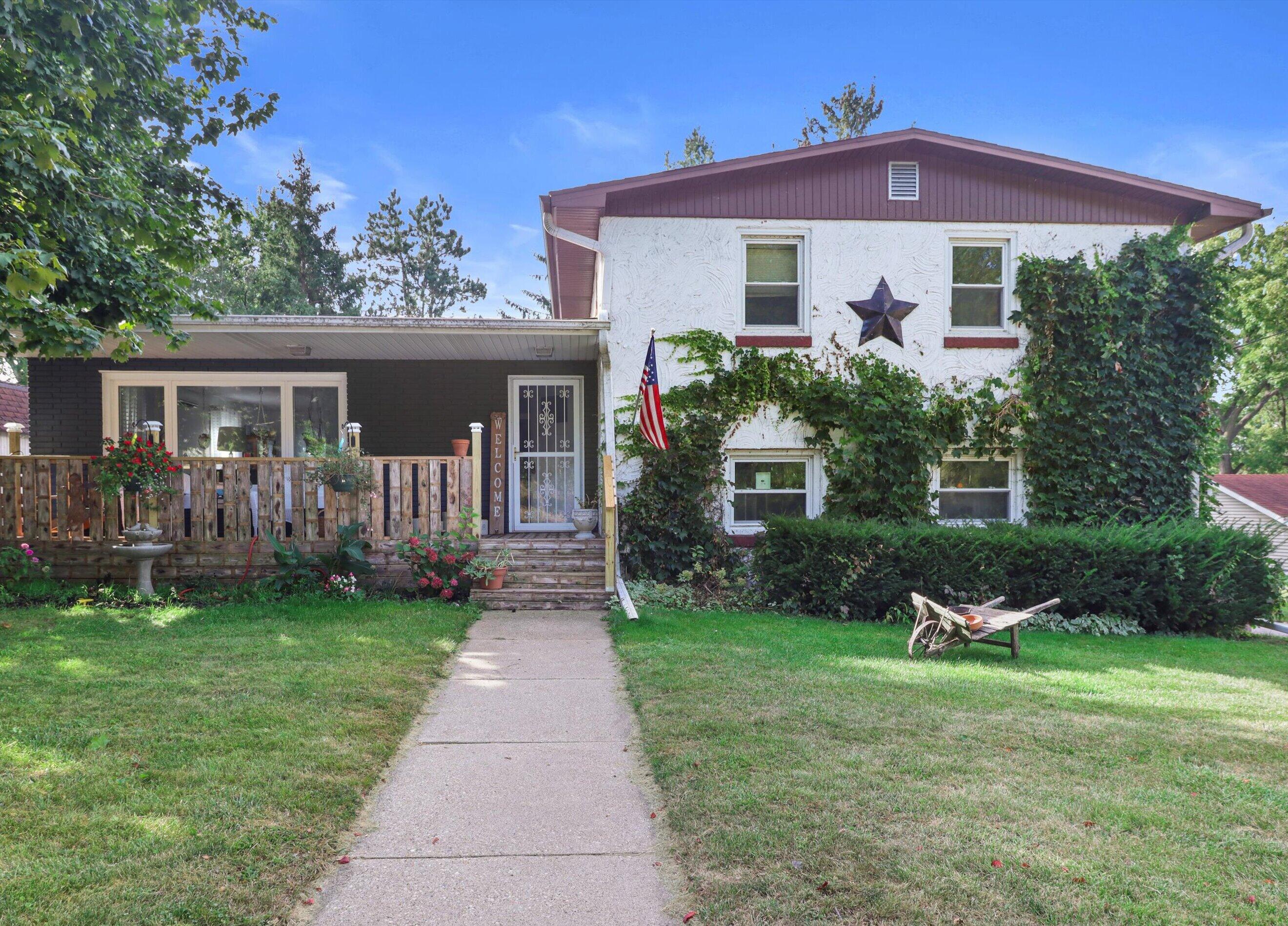 Lillian St, Fort Atkinson, WI 53538