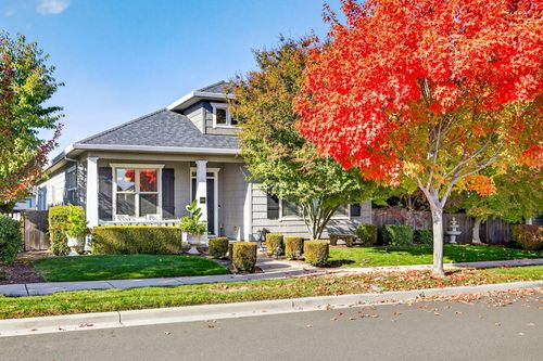 526 Stone Pointe Dr, Central Point, OR, 97502-2549 | Card Image