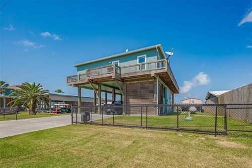 1126 Island Blvd, Crystal Beach, TX, 77650 | Card Image