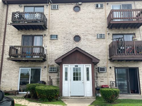 3b-4247 Jennifer Ln, Arlington Heights, IL, 60004-1068 | Card Image