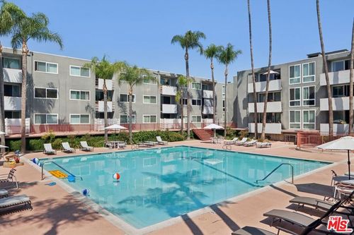 102-4915 Tyrone Ave, Sherman Oaks, CA, 91423 | Card Image