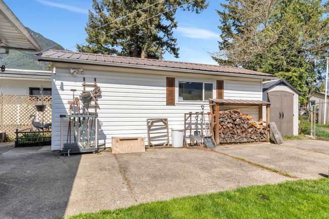 477 3 Rd Avenue, House other with 3 bedrooms, 2 bathrooms and 4 parking in Hope BC | Image 38
