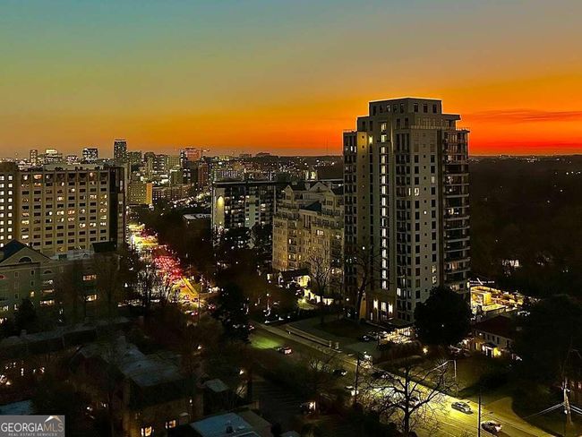 APT-21E - 2575 Peachtree Rd Ne, Condo with 2 bedrooms, 2 bathrooms and null parking in Atlanta GA | Image 30