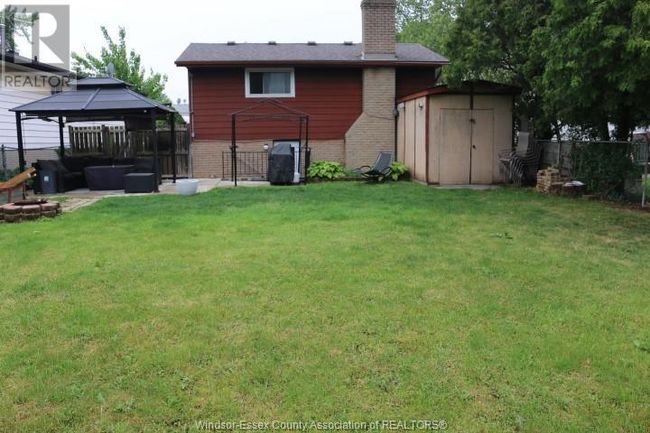 3372 Hemlock Rd, Home with 3 bedrooms, 2 bathrooms and null parking in Windsor ON | Image 32