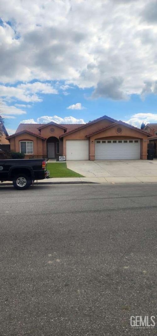 2819 Flint Hills Drive, Bakersfield, CA, 93313 | Card Image