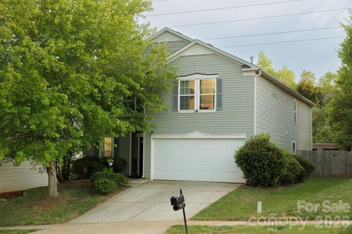 6135 Blue Ash Ln, Charlotte, NC, 28215-4498 | Card Image