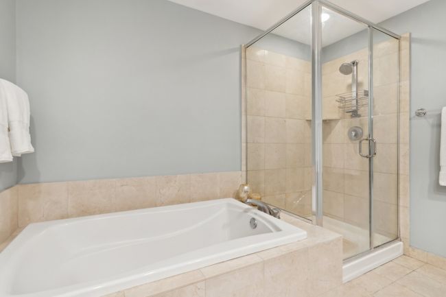 APT-807 - 530 N Lake Shore Dr, Condo with 2 bedrooms, 2 bathrooms and 1 parking in CHICAGO IL | Image 13