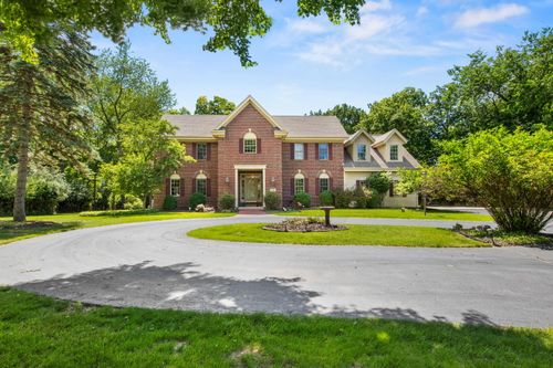 W310N6685 Caddy Ct, Hartland, WI, 53029-9704 | Card Image