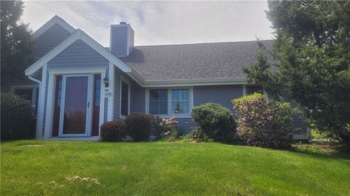 318-318 Corey Ln, Middletown, RI, 02842-5662 | Card Image