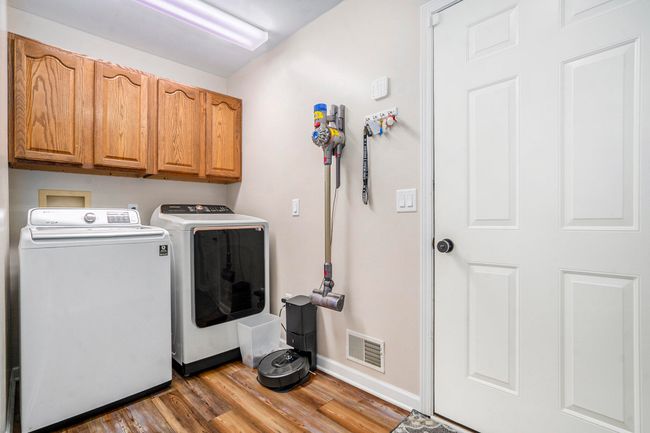 Main Floor Laundry | Image 25