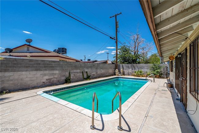 4401 Saint Andrews Cir, House other with 3 bedrooms, 2 bathrooms and null parking in Las Vegas NV | Image 33