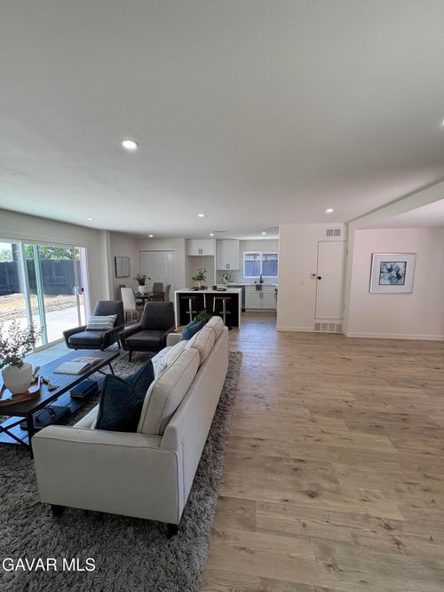 16738 Index St, Granada Hills, CA, 91344-3606 | Card Image