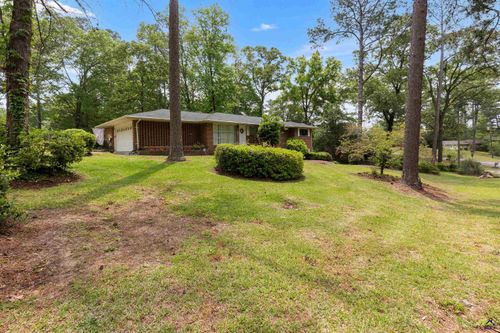 100 Brett Ave, Warner Robins, GA, 31088-4152 | Card Image