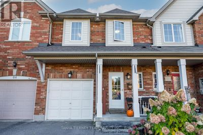 62 Plantation Crt, Townhouse with 3 bedrooms, 3 bathrooms and 2 parking in Whitby ON | Image 2