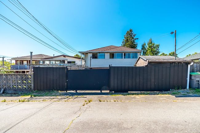 6074 Sherbrooke St, House other with 6 bedrooms, 4 bathrooms and 2 parking in Vancouver BC | Image 30