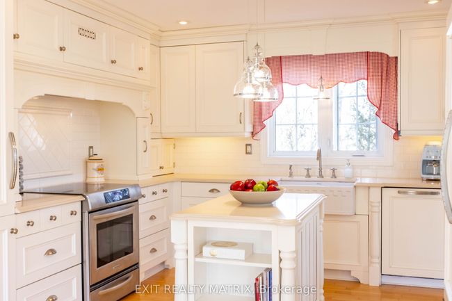 257 N Russell Rd, House other with 4 bedrooms, 3 bathrooms and 8 parking in Russell ON | Image 7