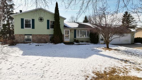 1415 W North Union Rd, Auburn, MI, 48611-9534 | Card Image