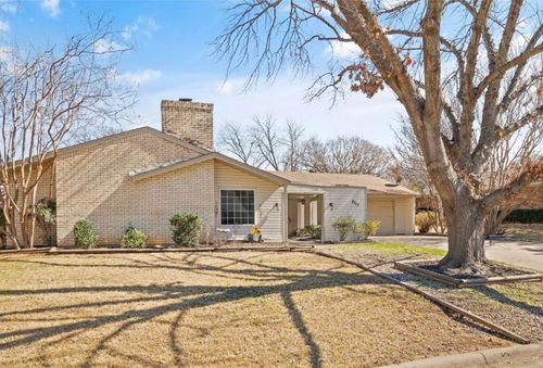 2317 Smokerise Dr, Arlington, TX, 76016-1237 | Card Image