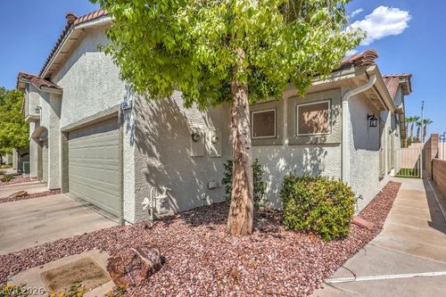 124 Tapatio St, Henderson, NV, 89074-1933 | Card Image