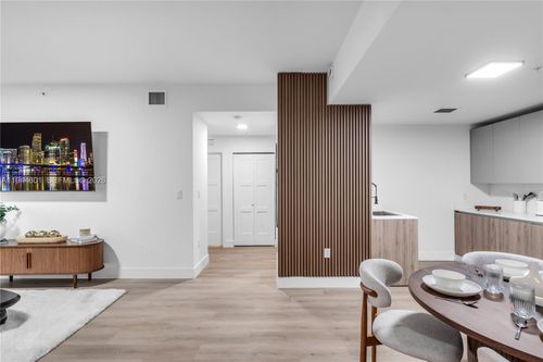 207-3728 Nw 19th Ave, MIAMI, FL, 33142-5436 | Card Image