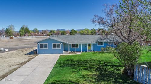 913 Rawhide Ct, Gardnerville, NV, 89460-8816 | Card Image