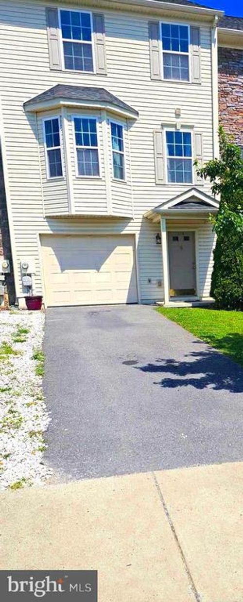 228 Morlatt Ln, MARTINSBURG, WV, 25404-7613 | Card Image