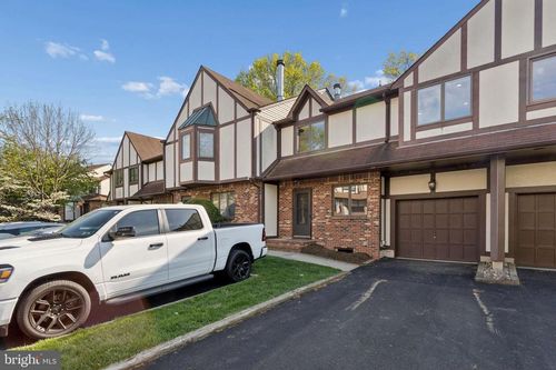 3 Cambridge Dr, Ewing, NJ, 08628-2227 | Card Image