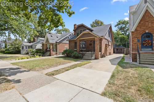 906 E 2nd St, Royal Oak, MI, 48067-2857 | Card Image