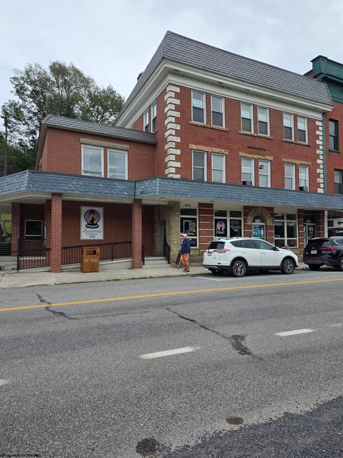 172 East Avenue, Thomas, WV, 26292 | Card Image