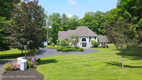 115 Autumn Chase Dr, East Fishkill, NY, 12533-6571 | Card Image