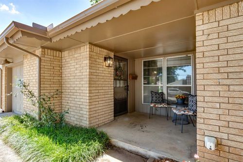 1109 W Peebly Dr, Midwest City, OK, 73110-1538 | Card Image